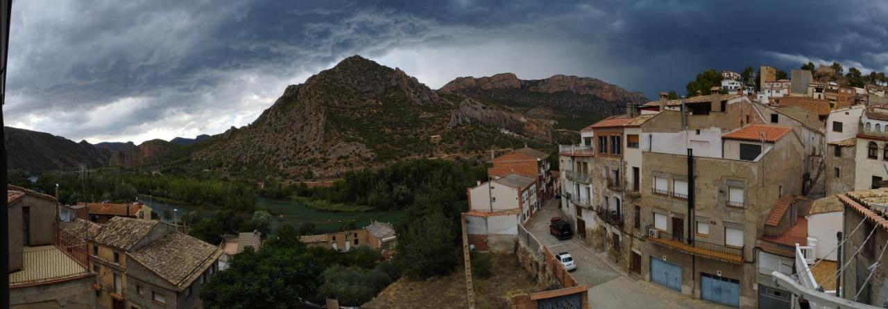 Alquiler En Importante Zona De Escalada !! Apartman Camarasa Kültér fotó